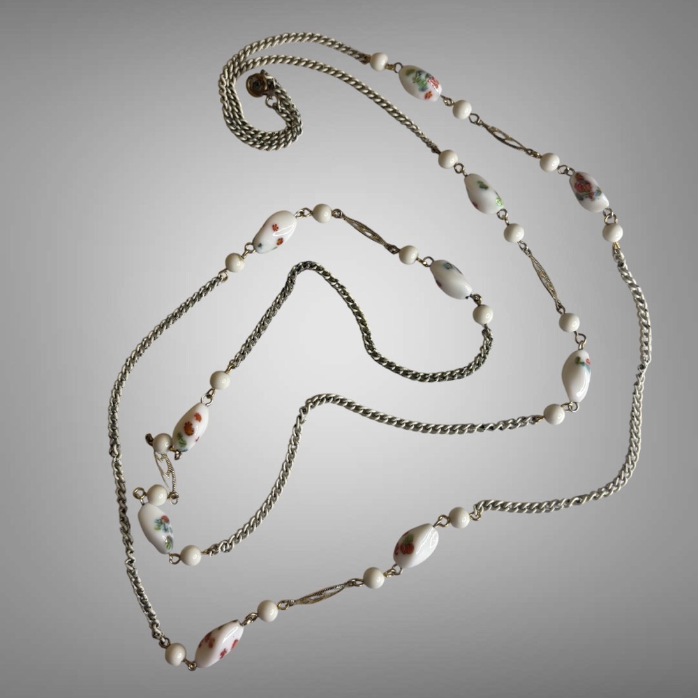 🌸VTG Millefiori White Milk Beaded Necklace - Picture 6 of 7